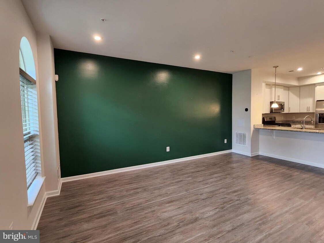 Foto principal - 10115 Dorsey Ln
