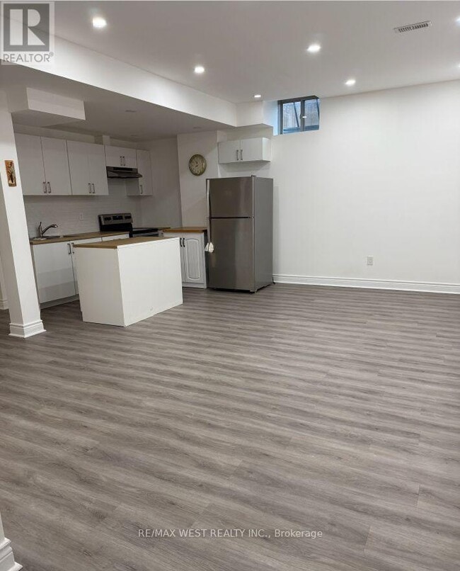 Building Photo - 1805 Emberton Way