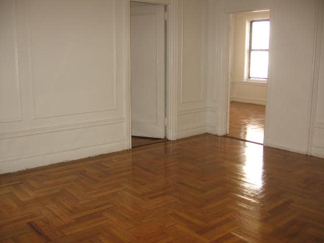 Building Photo - 3680 Corlear Ave