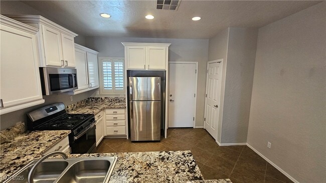 Building Photo - 3867 Paint Ct