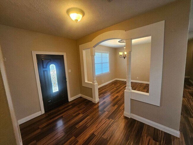 Foto del edificio - 1005 Sherry Ln