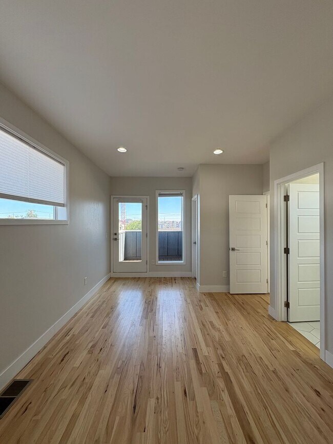 Foto del edificio - 3303 Navajo St