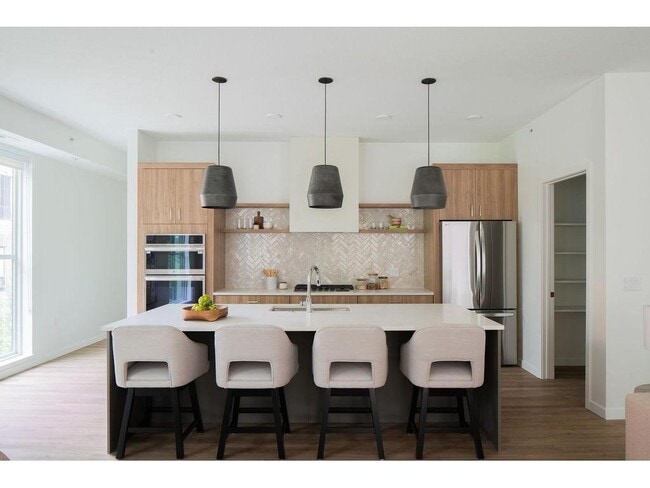 Building Photo - 100 West Dr