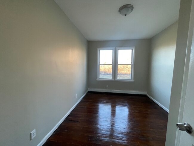 236 Leslie St Unit 1L - 240 Leslie St