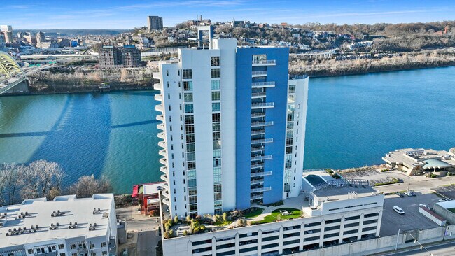 Building Photo - 400 Riverboat Row