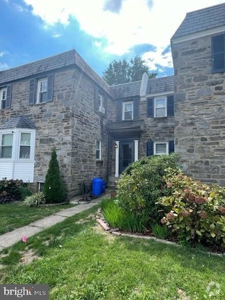 Building Photo - 2632 Lenape Rd