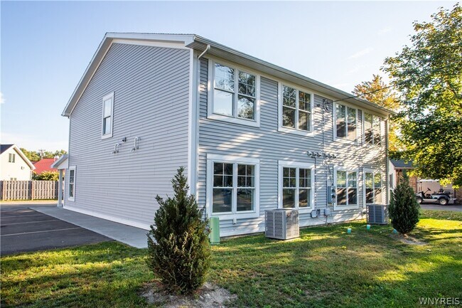 Foto del edificio - 8987 Iroquois St