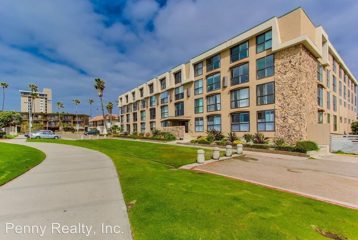 Primary Photo - Enjoy coastal living at its finest! Spacio...