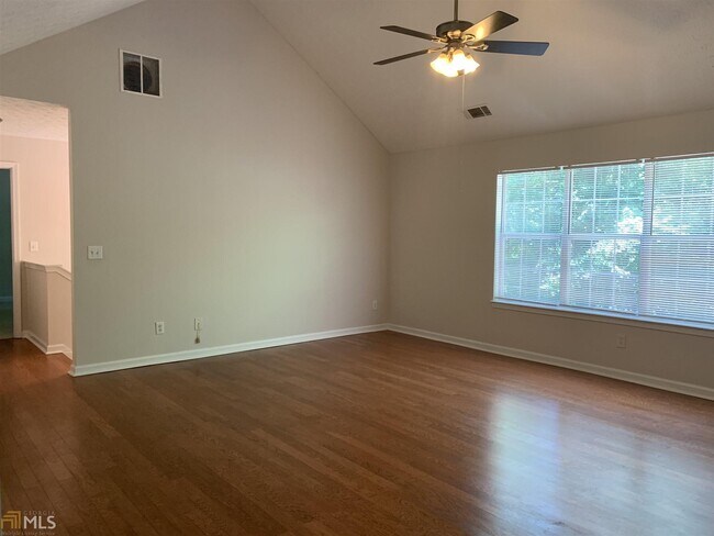 Building Photo - 9815 Parkway Ln