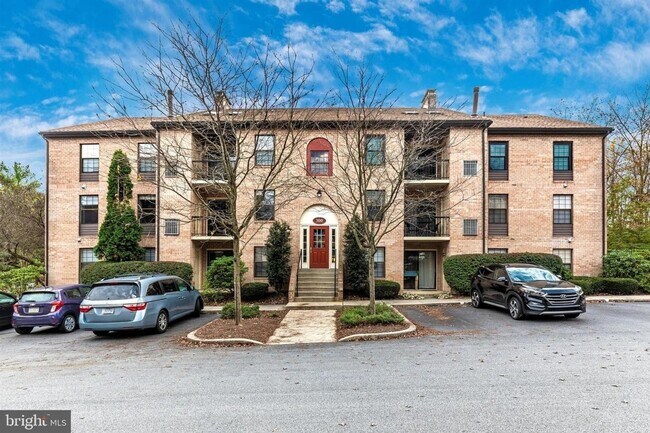 Building Photo - Beautiful 2-Bed, 2-Bath Condo in Chesterbr...