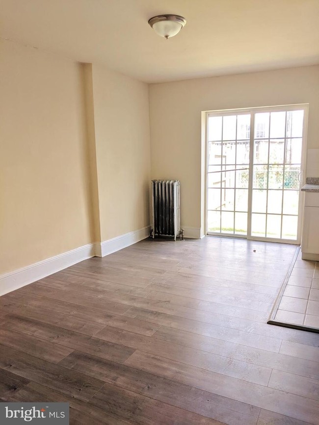 Building Photo - 851 Glenbrook Ave