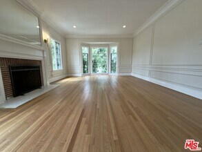 Building Photo - 378 S La Jolla Ave