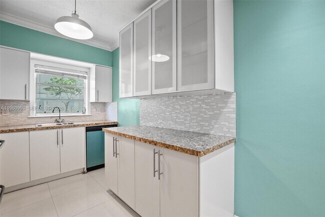Foto del edificio - 2200 S Ocean Dr