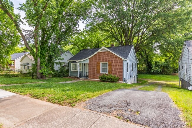Building Photo - 317 Crafton St