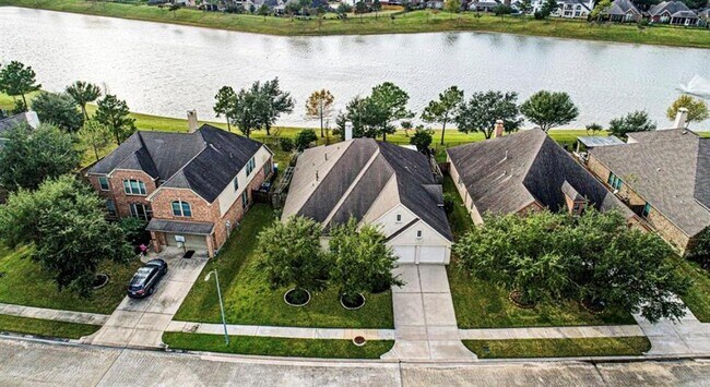 Building Photo - 2610 White Falls Dr