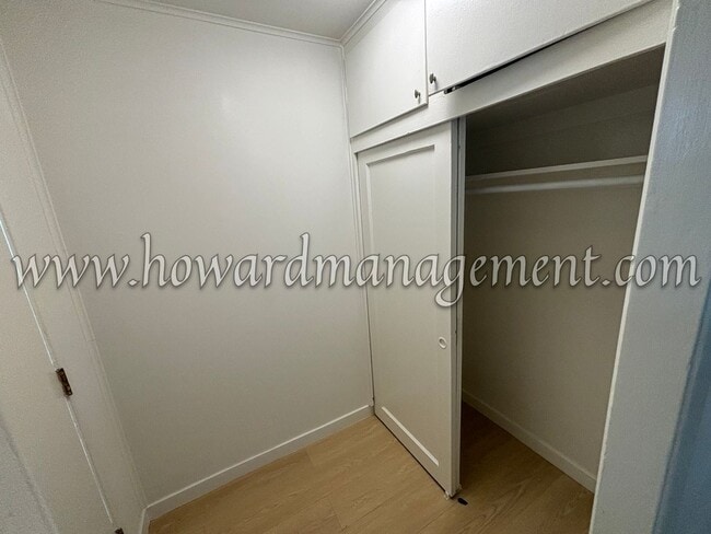 Building Photo - 00034TW
