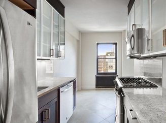 Building Photo - 66 7th Ave
