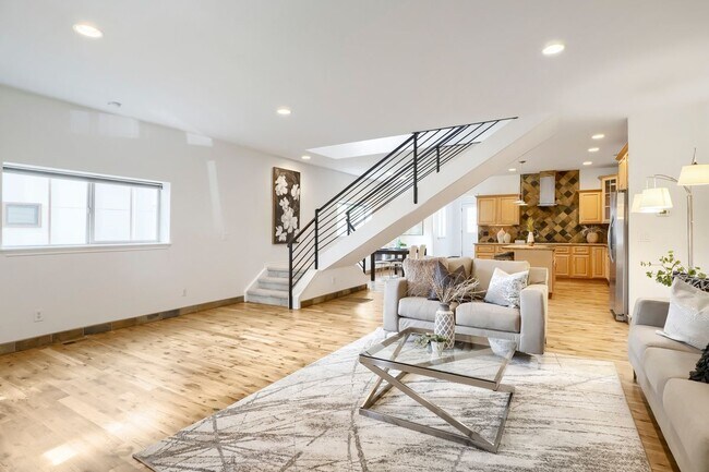Foto del edificio - 2250 N Washington St