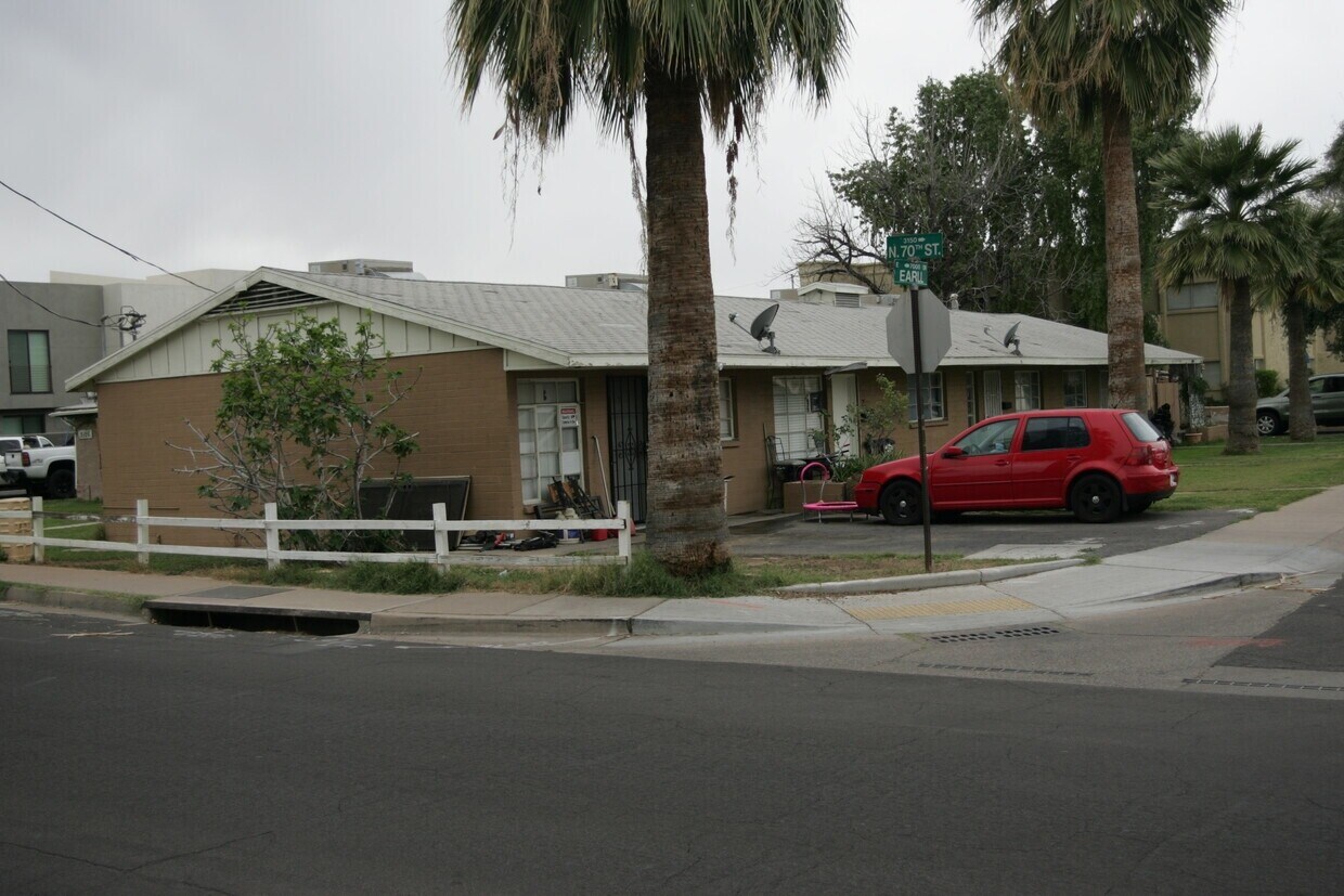 Primary Photo - 3126 N 70th St