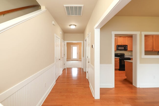 Foto del edificio - 328 Marquette Ct