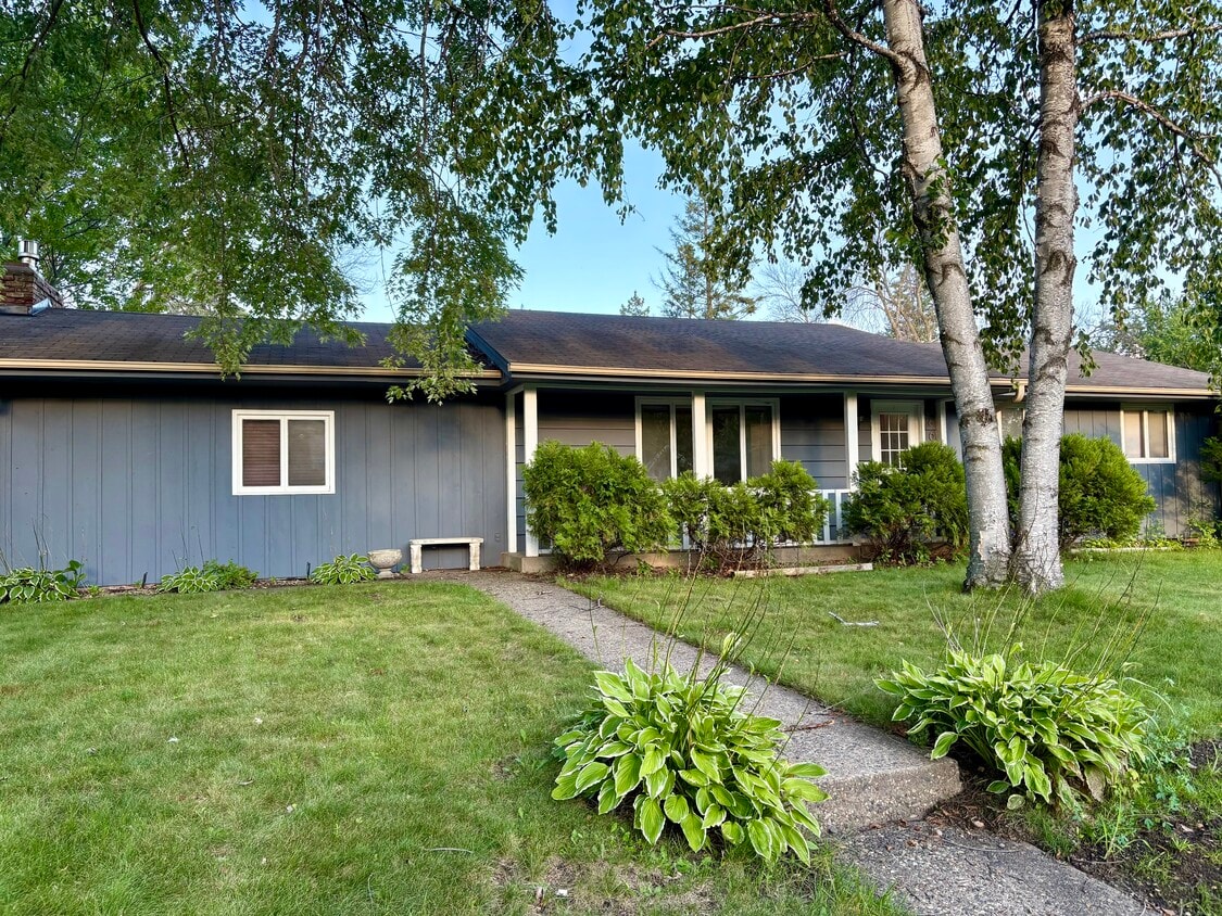 Primary Photo - 7603 Huron Ave