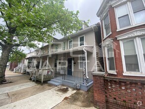Building Photo - 382 S 2nd St