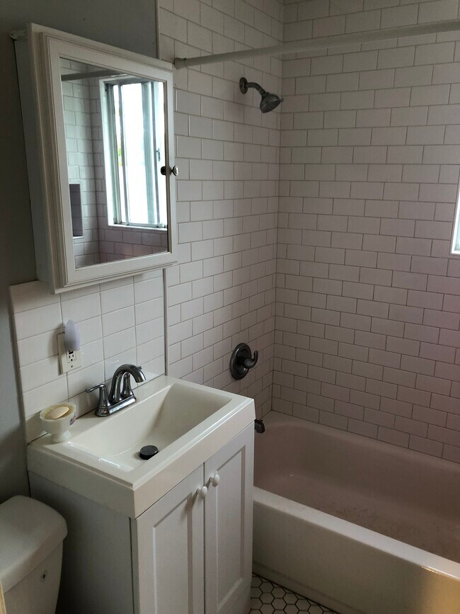 Bathroom - 11343 Utopia Ave