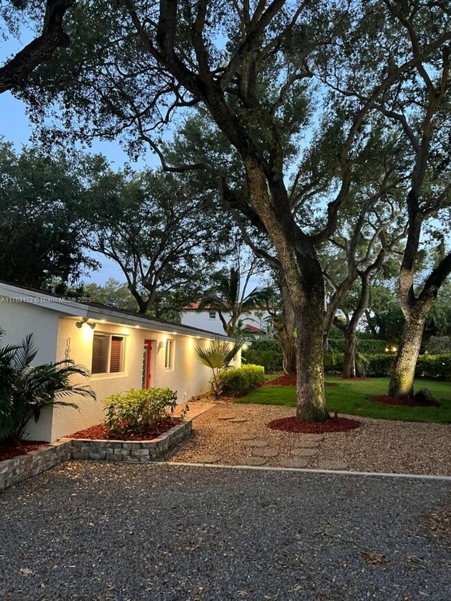 Building Photo - 16575 Old Cutler Rd