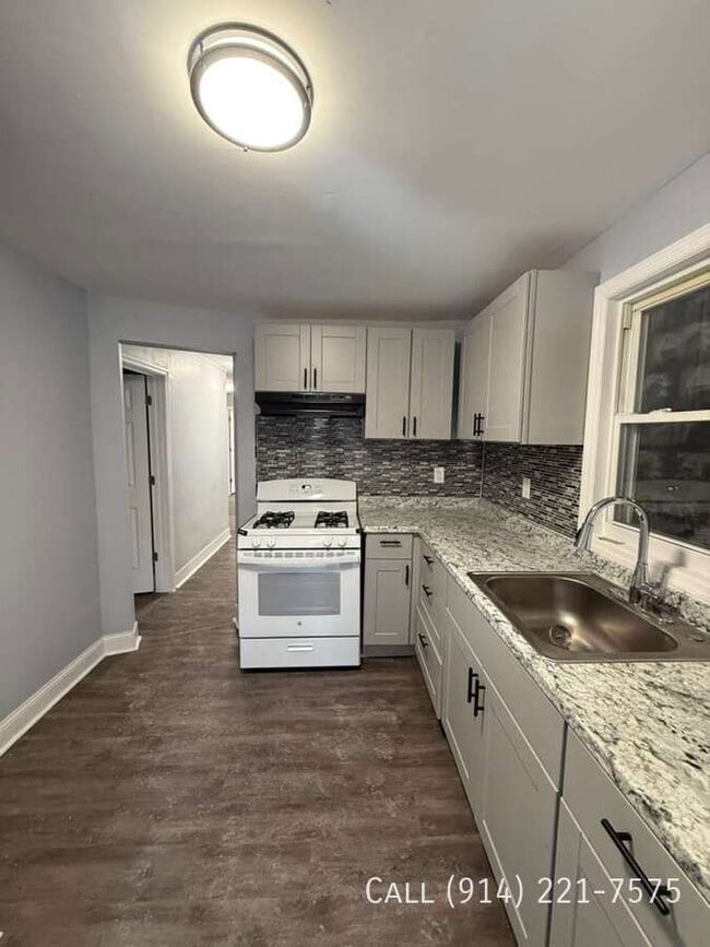 Building Photo - 14 Saratoga Ave