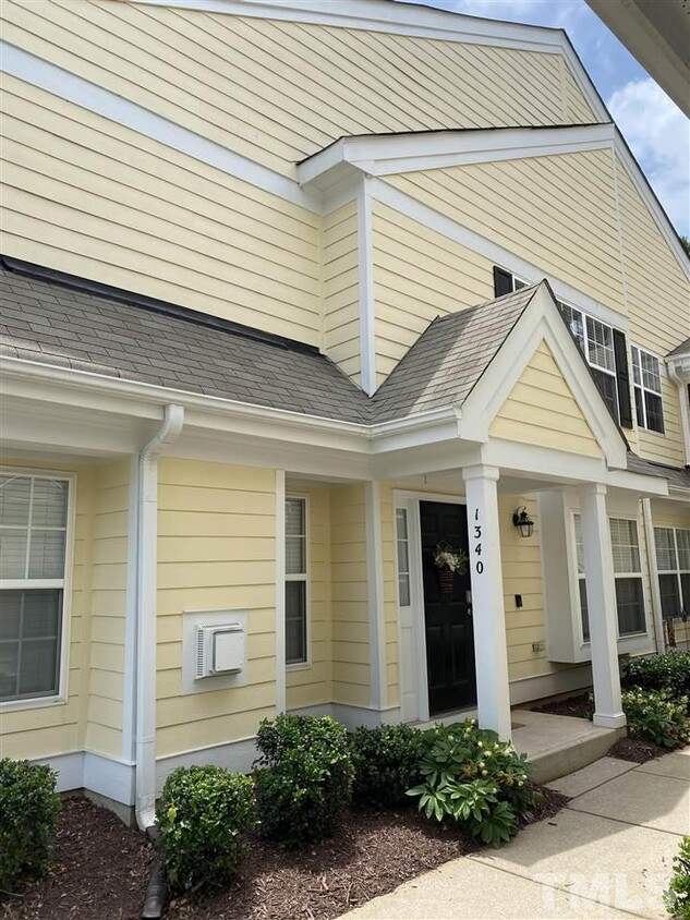 Foto principal - 1340 Legacy Greene Ave