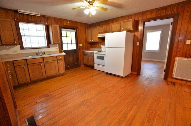 Foto del edificio - 1740 Ashville Rd