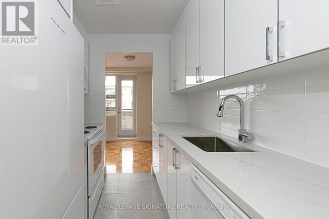 Building Photo - 2 Grandstand Pl