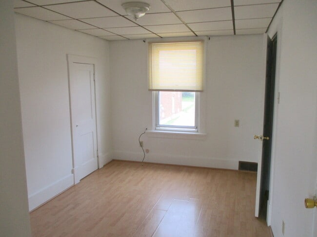 Building Photo - 1111 Lenz Ave