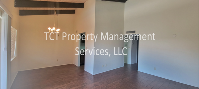 Building Photo - *Move In Special* - charming 2 bedroom in ...