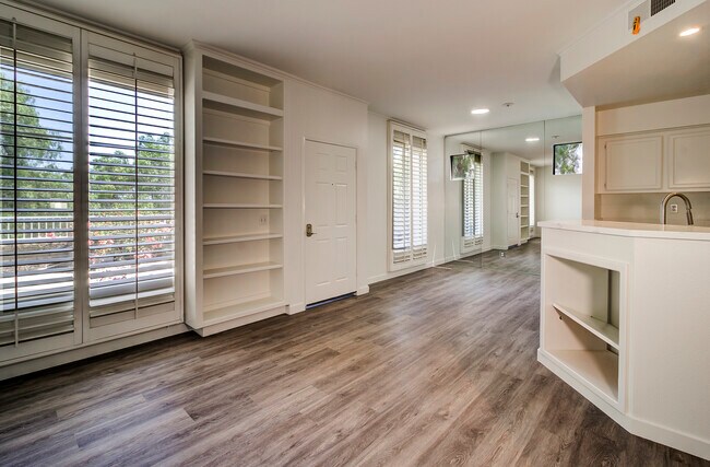 Building Photo - 103 Coronado Cay Ln