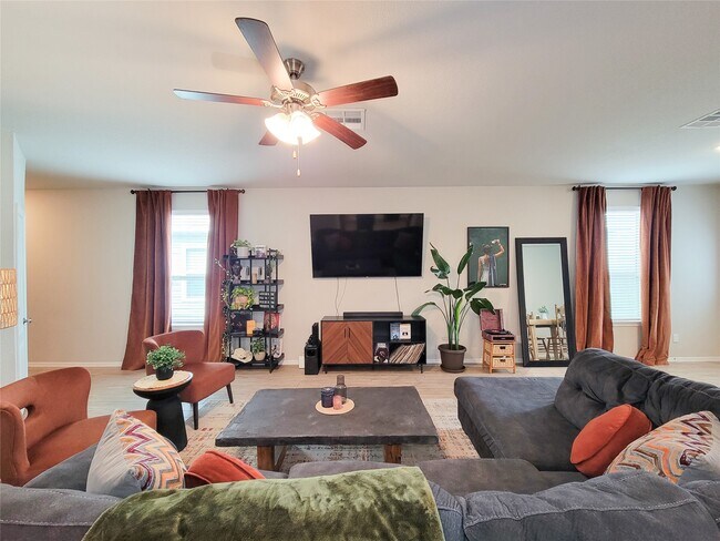 Foto del edificio - 24802 Winema Wds Ln