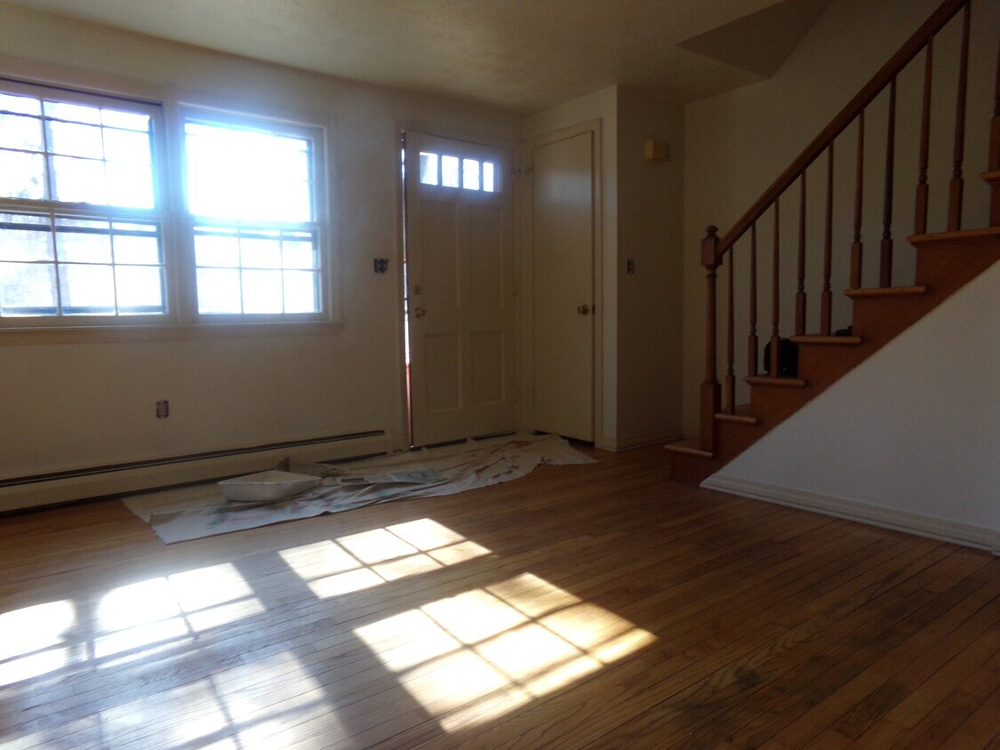 Living Room - 95 Grove St