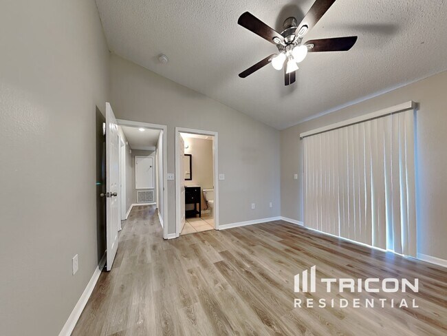 Foto del edificio - 12906 Brant Tree Dr