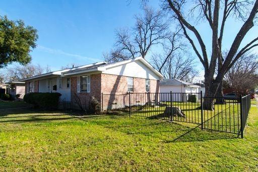 Foto del edificio - 2534 Patricia Ln