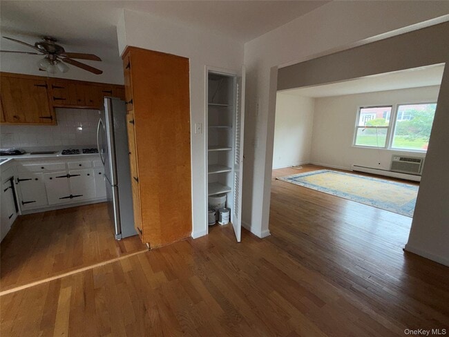 Building Photo - 27 Bon Aire Cir