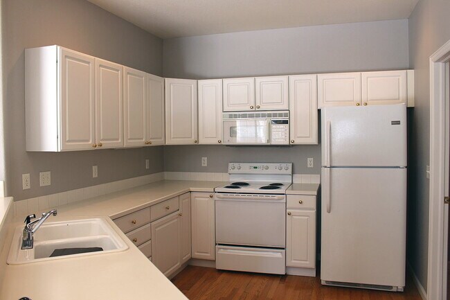 Foto del edificio - 1862 Indian Hills Cir