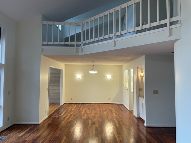 Building Photo - 1013 Fox Run Rd