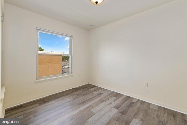 Foto del edificio - 3849 St Barnabas Rd