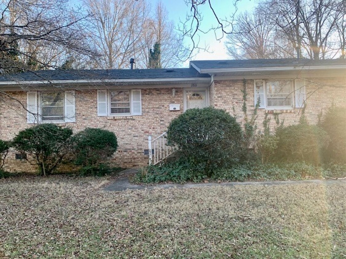 Primary Photo - 3 Bedroom 1.5 Bathroom Single Family Home ...