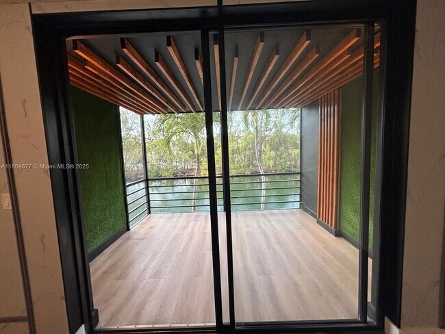 Foto del edificio - 3660 NE 166th St