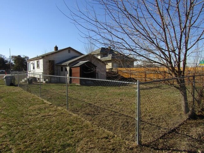 Building Photo - 911 N 3rd Ave