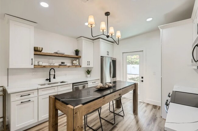 Foto del edificio - 3516 W Price Ave