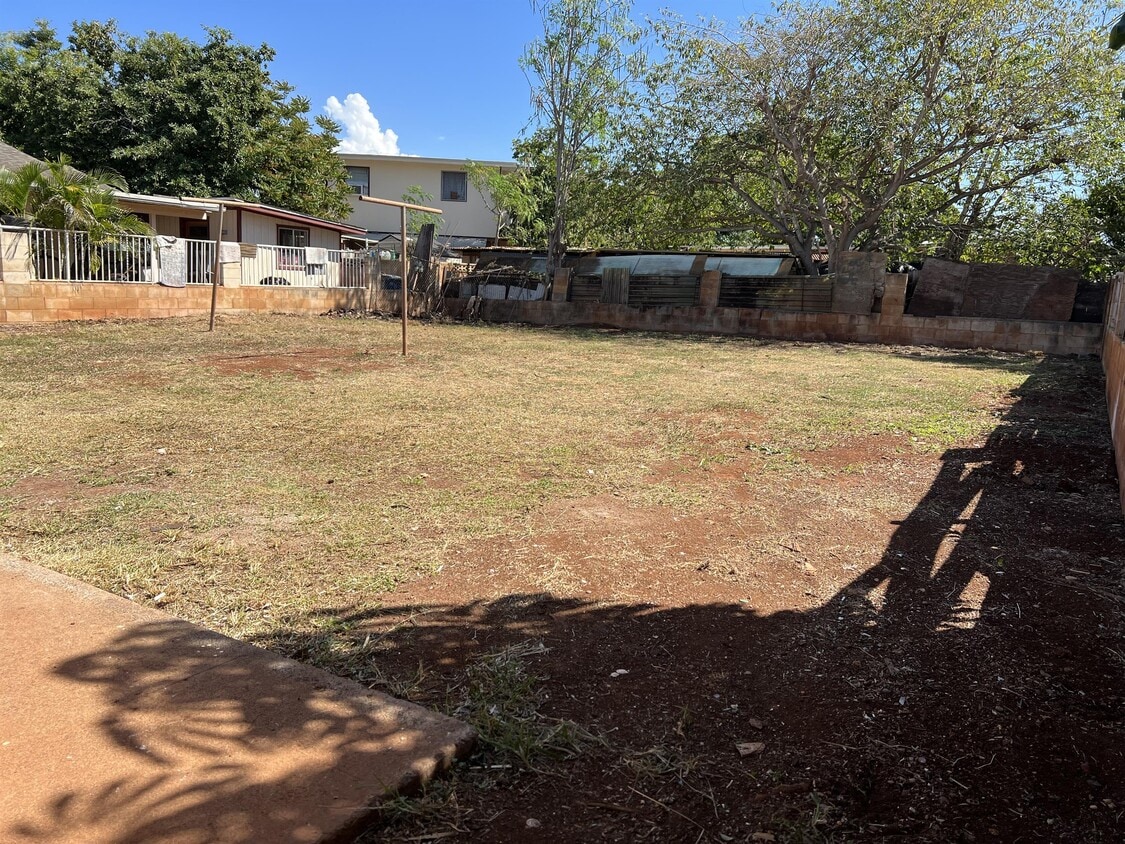 Building Photo - 91-1083-1083 Kauiki St