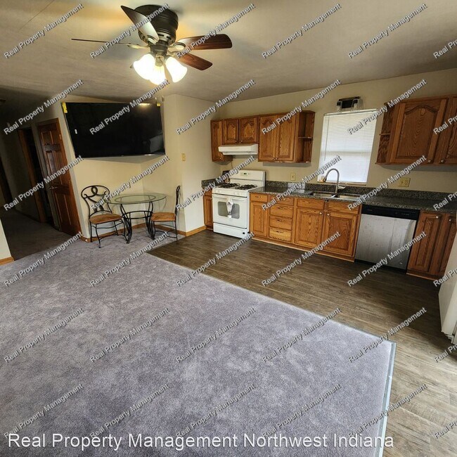 Building Photo - 3 br, 1 bath House - 13021 Edison St.