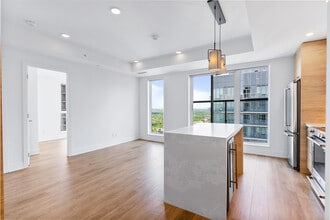 Building Photo - 200 Redpath Ave